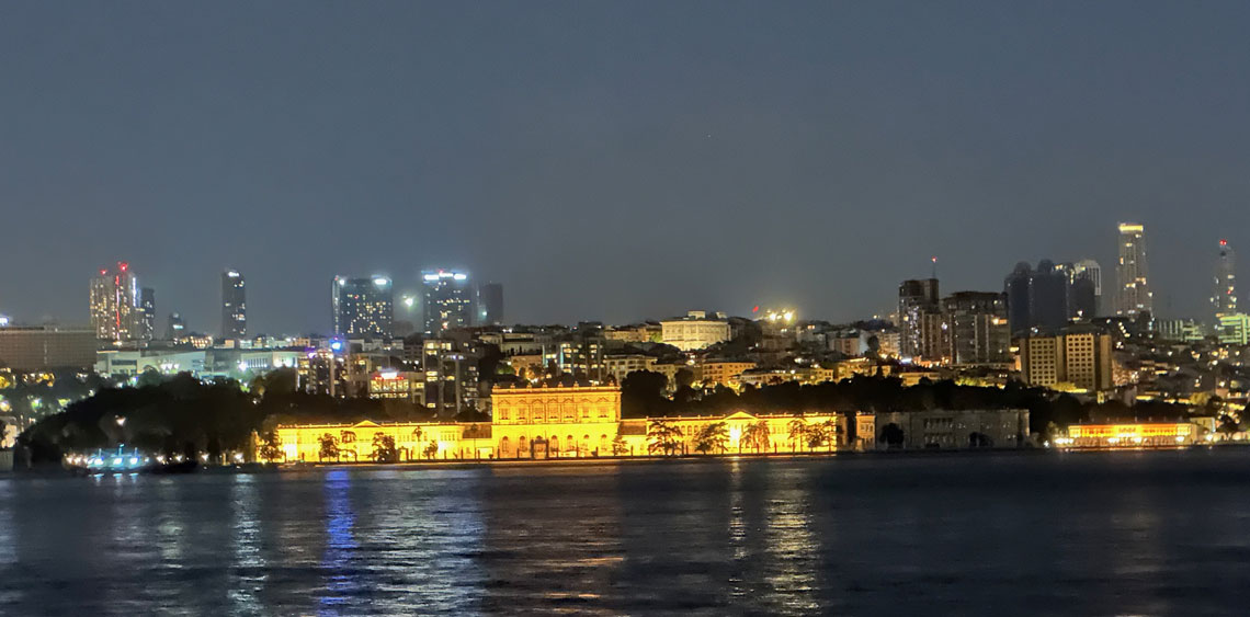 Dolmabahce palast from uskudar coast in the night